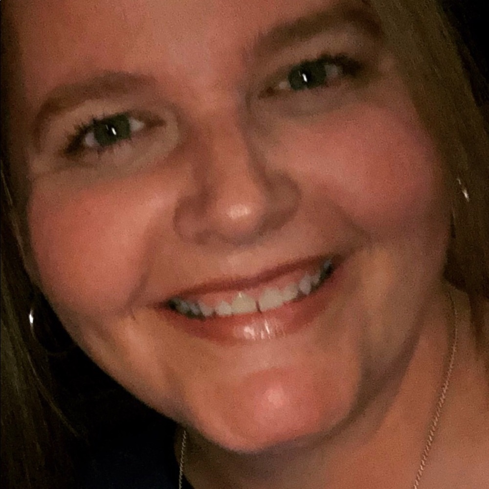 Meet your Posher, Debbie